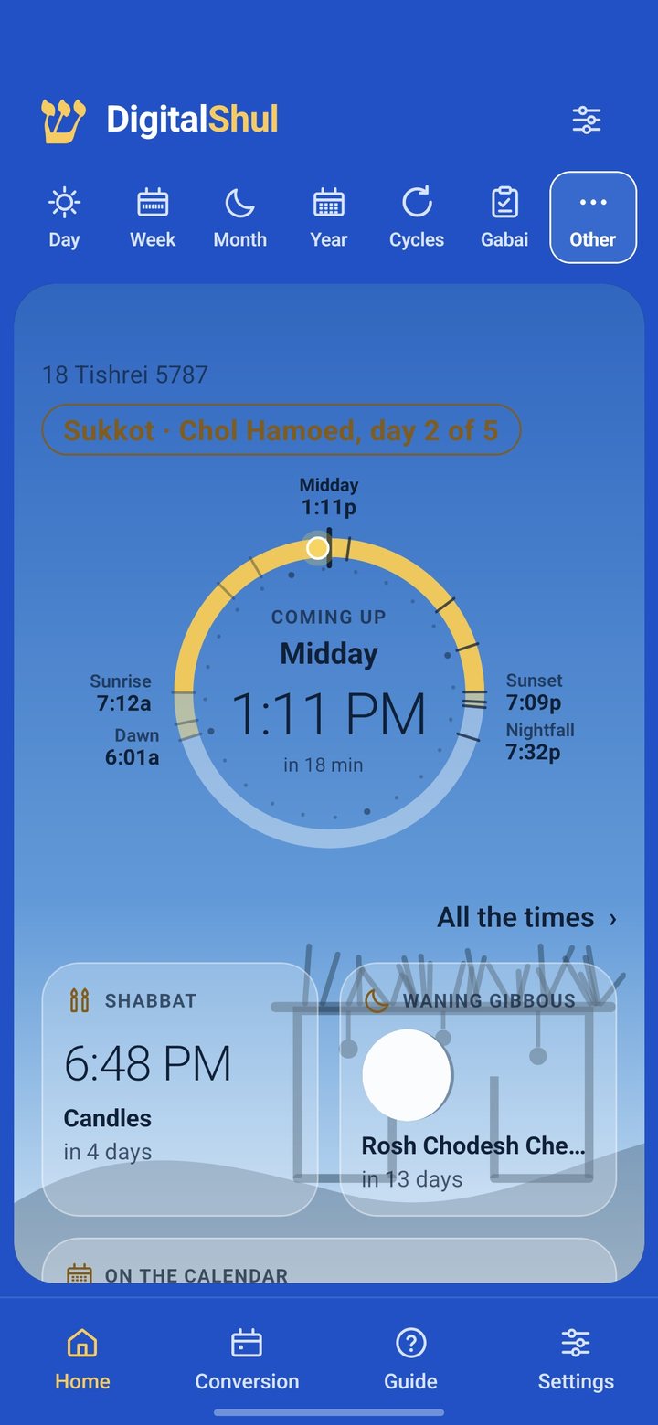The DigitalShul app Home screen: the Hebrew date, a dial of the day with sunrise, midday, sunset and nightfall, and tiles for Shabbat candle lighting and the next Rosh Chodesh